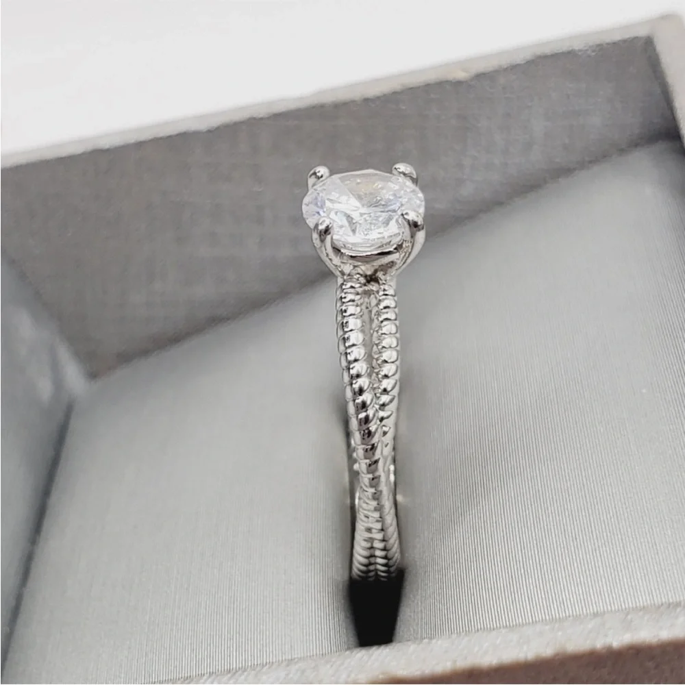 Round Cut Diamond Simulant Rhodium Plated Silver Tone Solitaire Cable Rope Ring